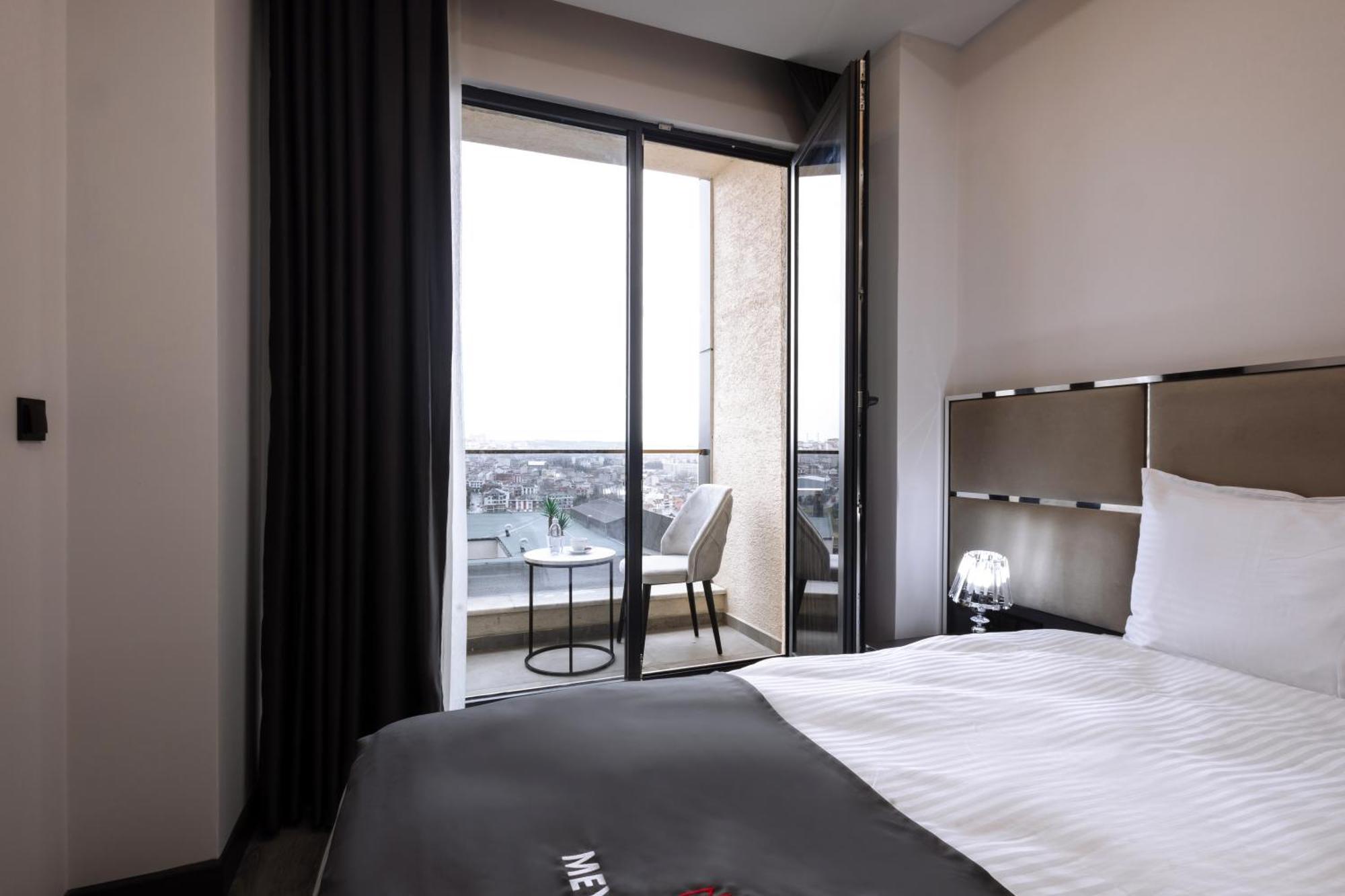 Meyzi Hotel Istanbul Exterior photo